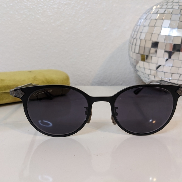 Gucci Sunglasses black and titanium cat eye - Picture 10 of 15